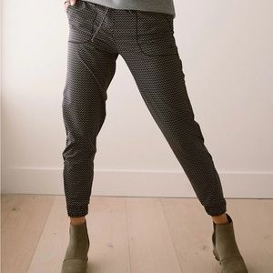 Albion Women’s Jetsetter Joggers, black, Small